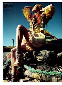 Grunge-Inspired Glamor Shots Image 7