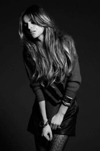 Intense Hair-Munching Shoots Image 5