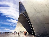 Wave-Inspired Wharfs Image 6