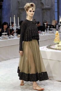 Bollywood-Inspired Couture Image 6