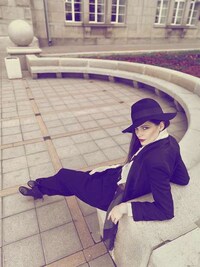 Chic Cab-Calling Shoots Image 2
