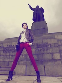 Chic Cab-Calling Shoots Image 4