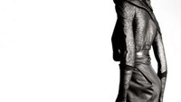 Excessively Folded Fashion Image 4