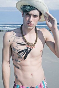 Blue-Haired Beach Bums Image 2