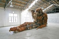 Wise Giant-Sized Sculptures Image 8