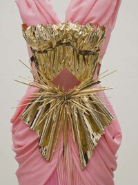 Fresco-Inspired Fashion Image 7