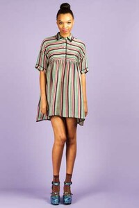 Raised Hemline Runway Looks Image 4
