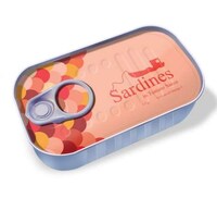 Sleek Seafood Cases Image 3