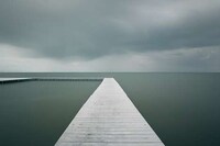 Minimalist Waterscape Captures Image 3