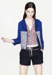 Flirty Farm-Inspired Fashion Image 8