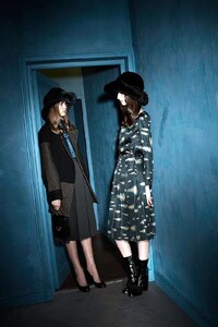 Off-Kilter Doorway Lookbooks Image 3