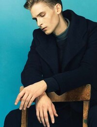 Bold Backdrop Editorials Image 4
