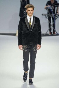 Bedazzling Buttoned Menswear Image 6