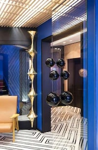 Graphic Parisian Lodging  Image 6