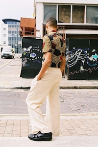 Street-Side Suited Captures Image 4