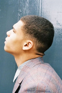 Street-Side Suited Captures Image 7