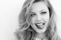 Buck-Tooth Beauty Shoots Image 5
