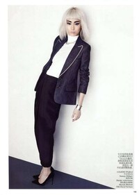 White-Out Winter Fashion Image 8