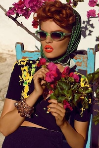 Retro Latino Fashion Image 2