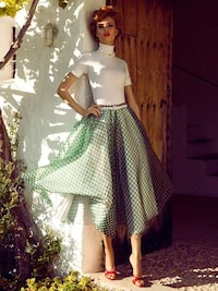 Retro Latino Fashion Image 8