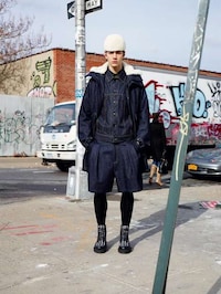 Skirt-Showing Male Looks Image 3