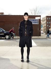 Skirt-Showing Male Looks Image 5