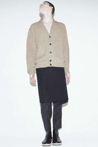 Manly Skirt-Suit Lookbooks Image 3