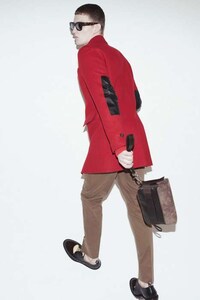 Manly Skirt-Suit Lookbooks Image 4