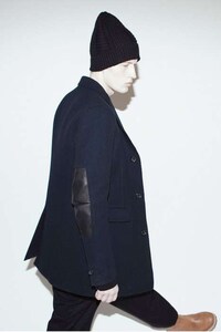 Manly Skirt-Suit Lookbooks Image 8