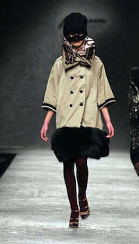 Italian Fashion With Aloof Romanticism Image 2