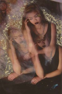 Sparkle-Covered Photography Image 8