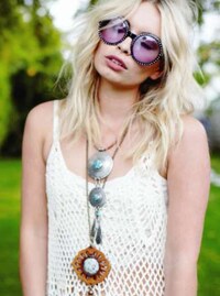 Glamorous Hippie Editorials Image 2