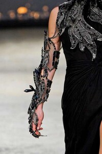Bejeweled Alien Fashion Image 5