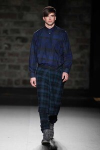 Sophisticated Swirl-Dyed Menswear Image 5