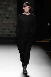 Sophisticated Swirl-Dyed Menswear Image 8