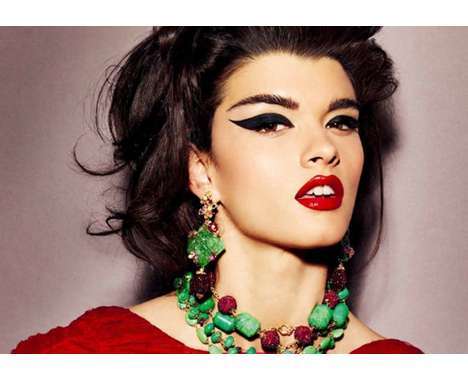 100 Sensational Statement Necklaces