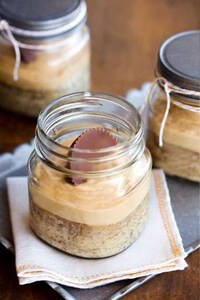 Mason Jar Cakes Image 3