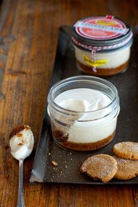 Mason Jar Cakes Image 7
