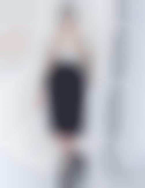 Unambiguous Fashion e-Tailers
