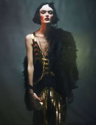 Femme-Fatale Flapper Fashion