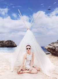 White Lace-Clad Captures Image 3
