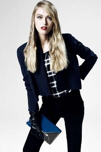 Glamorous Goth-Inspired Ensembles Image 2