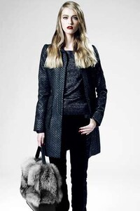 Glamorous Goth-Inspired Ensembles Image 4