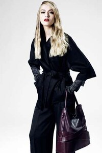 Glamorous Goth-Inspired Ensembles Image 6