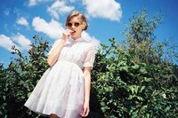 Dainty Retro Fashion Image 3