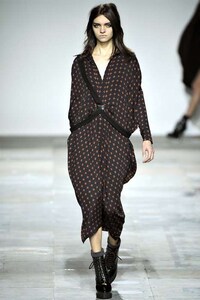 Modern Utilitarian Catwalks Image 7