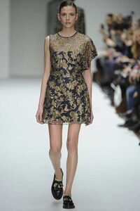 Gold-Lipped Catwalks Image 6