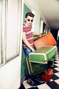 Patterned Vacation Ads Image 2