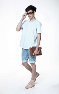 Blue-Hued Seasonal Styles Image 4