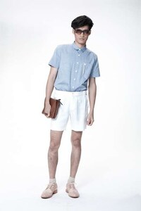 Blue-Hued Seasonal Styles Image 5